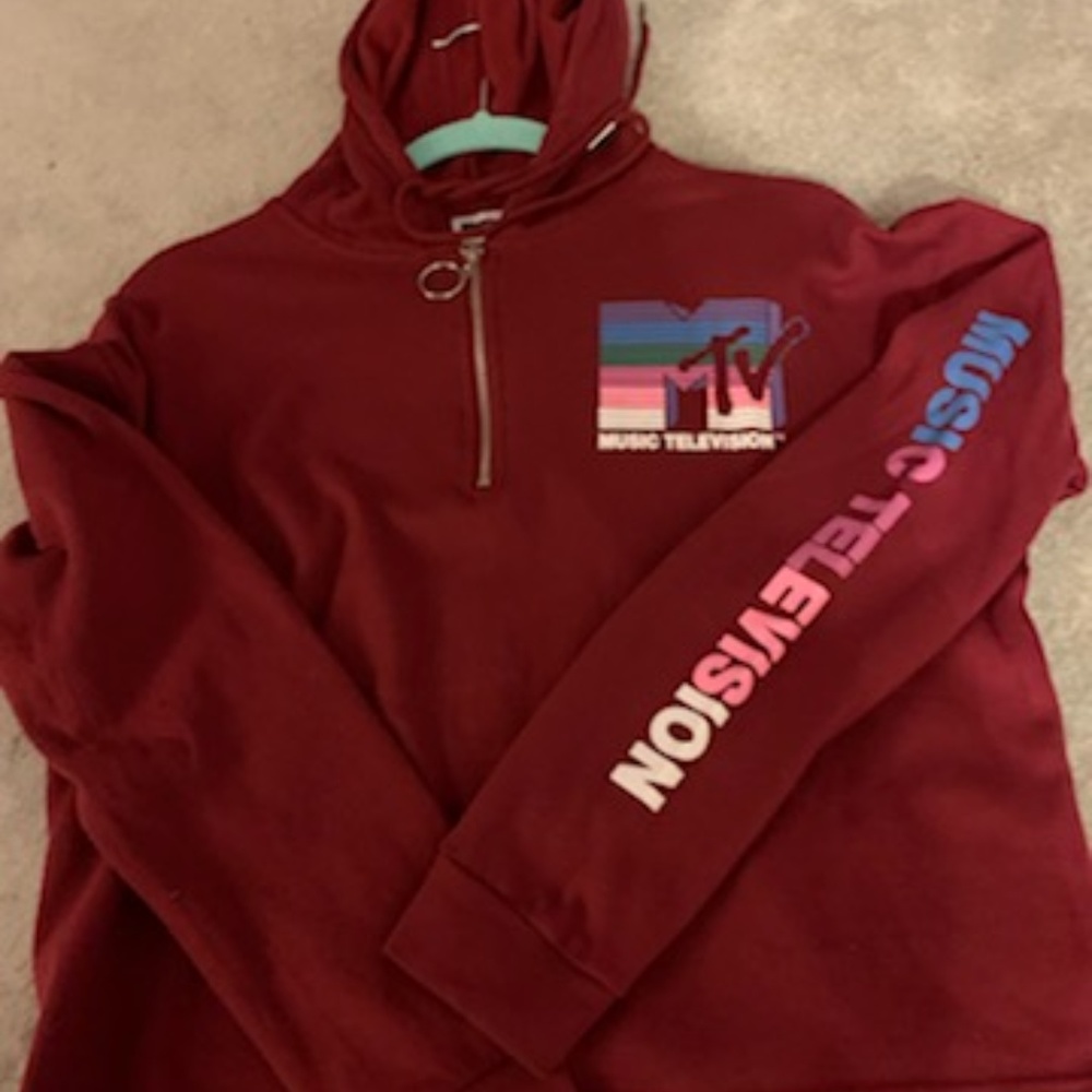 MTV Zippered Cropped Hoodie
